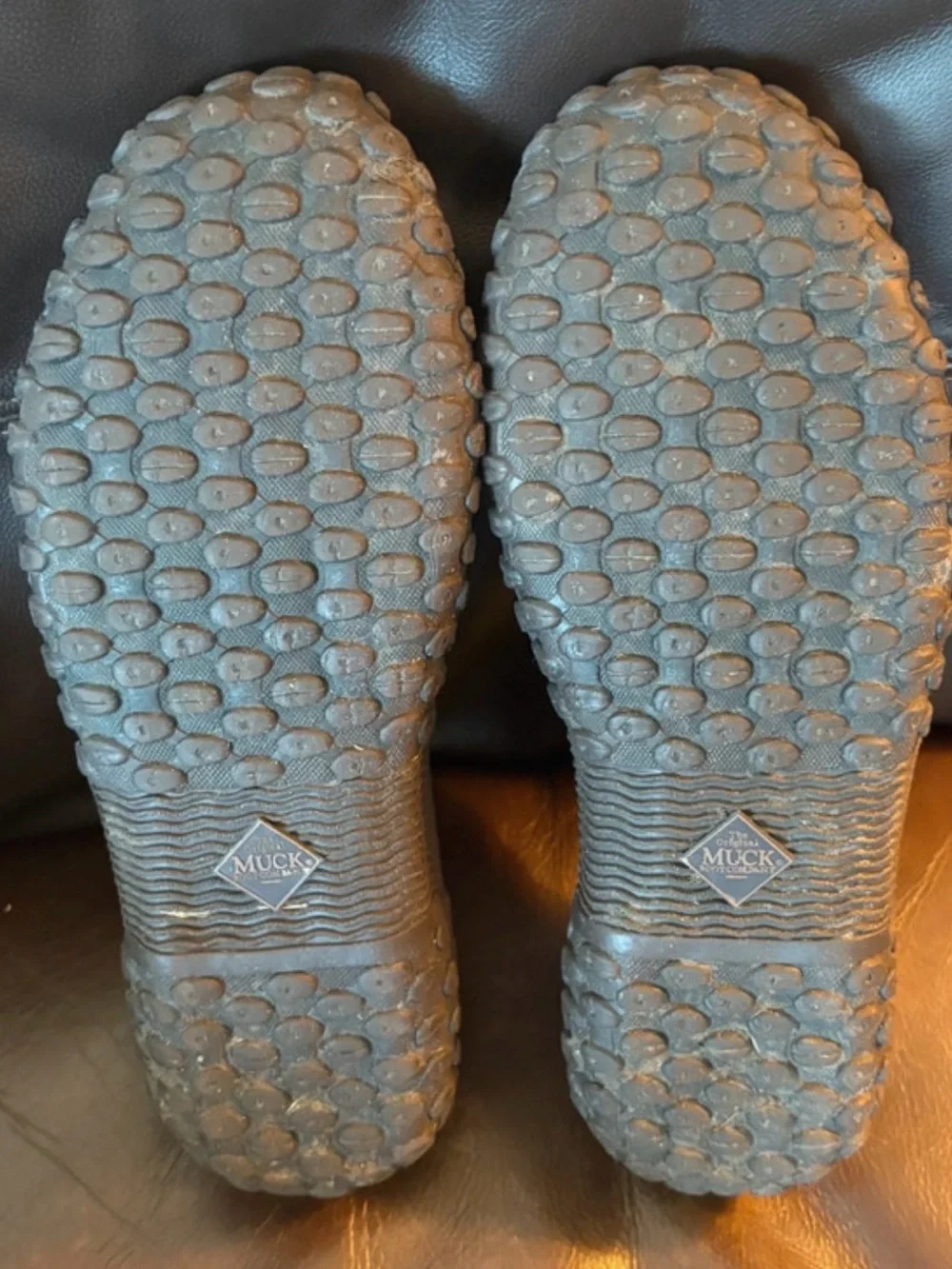 Men’s muckster low size 11